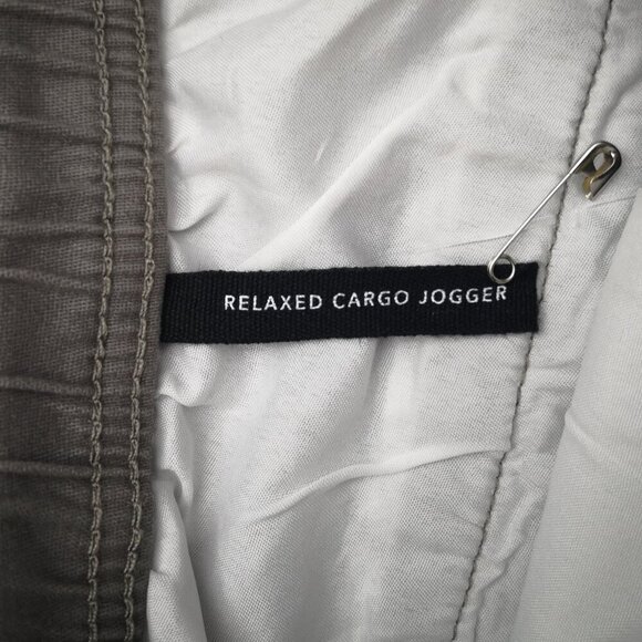 NWT Bluenotes Men's Size XL Dark Grey Elastic & Tie Waist Relaxed Cargo Jogger - Picture 4 of 16